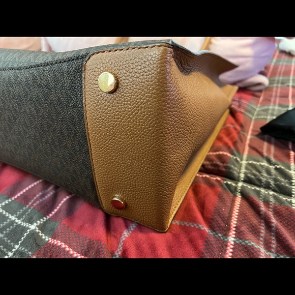 Authentic Michael Kors Bag - Picture 2 of 12